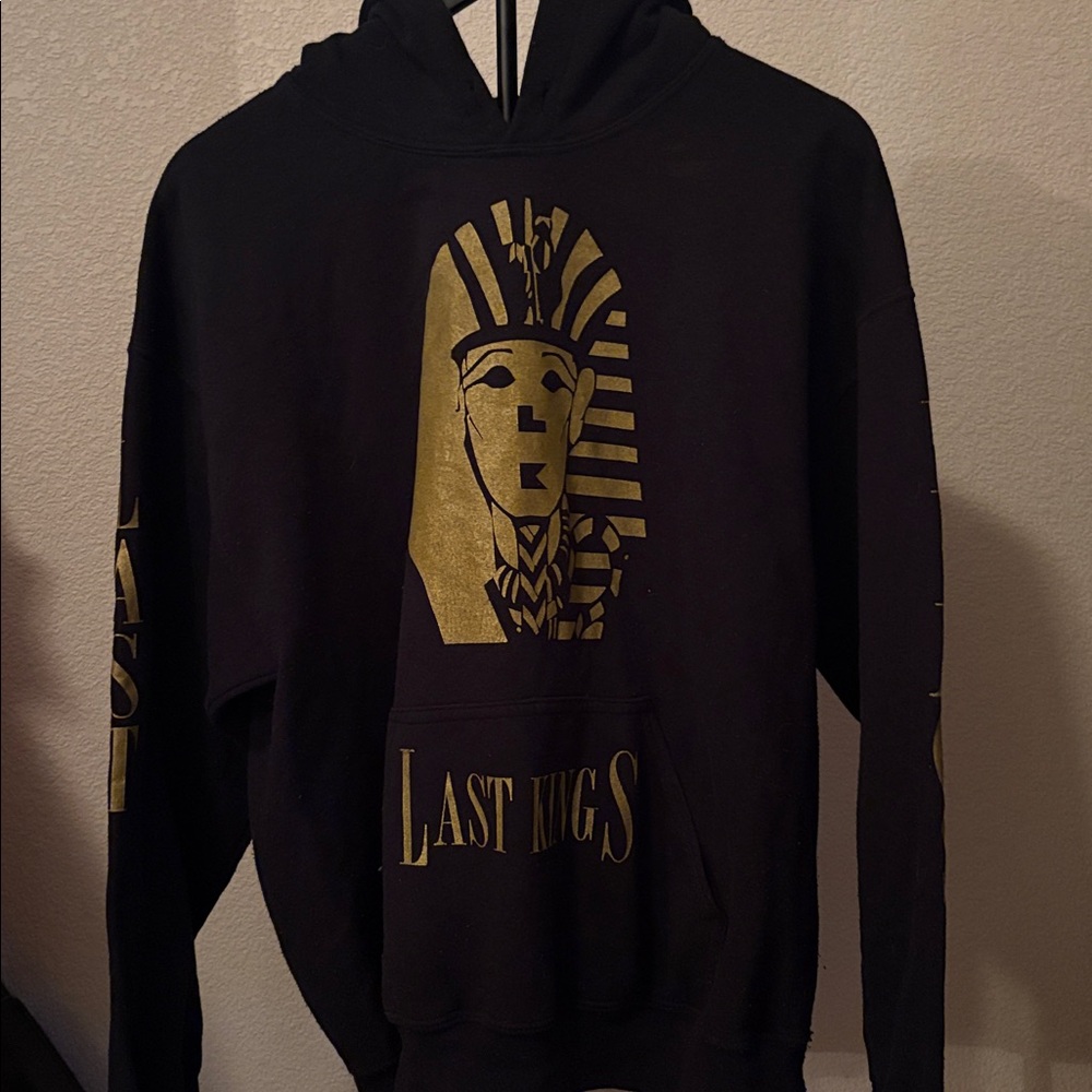 Gildan Black and Gold Pharaoh Sweater